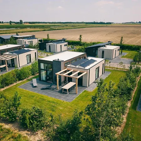 Modern, Sustainably Built Between 2 Nature Reserves * Herkingen