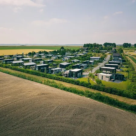 Modern, Sustainably Built Between 2 Nature Reserves * Herkingen